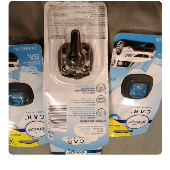 Febreeze Vent Clip Vehicle Air Freshener 4 Pack- Linen & Sky Scent - Picture 2 of 2